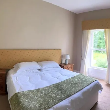 Bed and Breakfast Dernacally House And