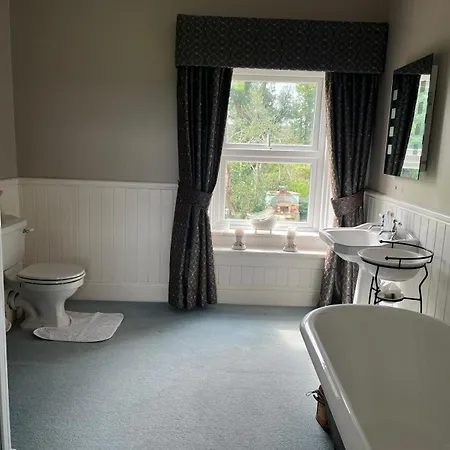 Bed & Breakfast Dernacally House And 3*