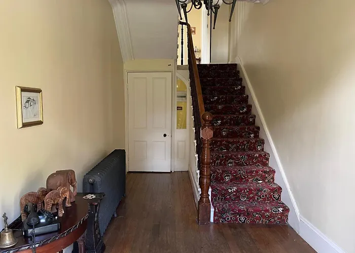 Bed & Breakfast Dernacally House And 3*